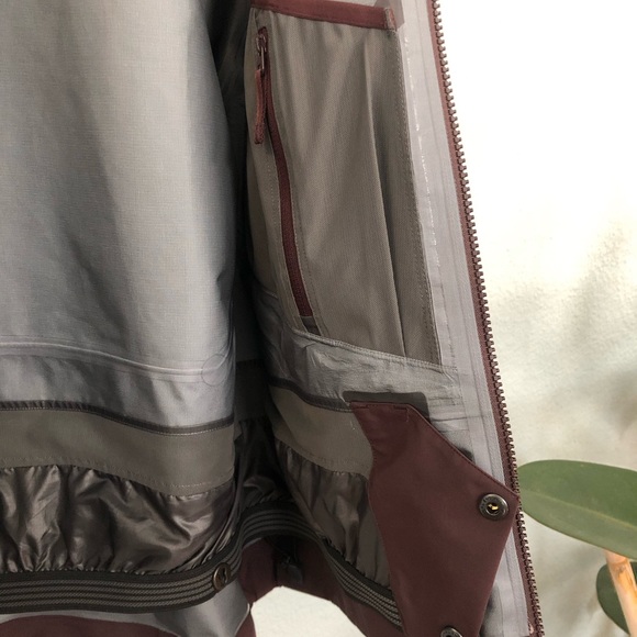 Arc’teryx Rush Jacket Ski/Snowboard Jacket - Picture 7 of 13